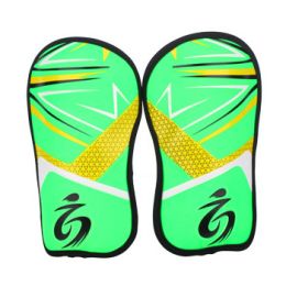 Kid's soccer goalkeeper gloves guantes de portero for children 5-16 years old soft goalkeeper gloves children riding scooters sp (Color: Green Leggings, size: 6)